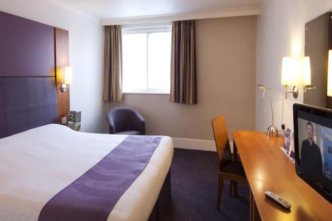 Premier Inn Glasgow Milngavie Extérieur photo